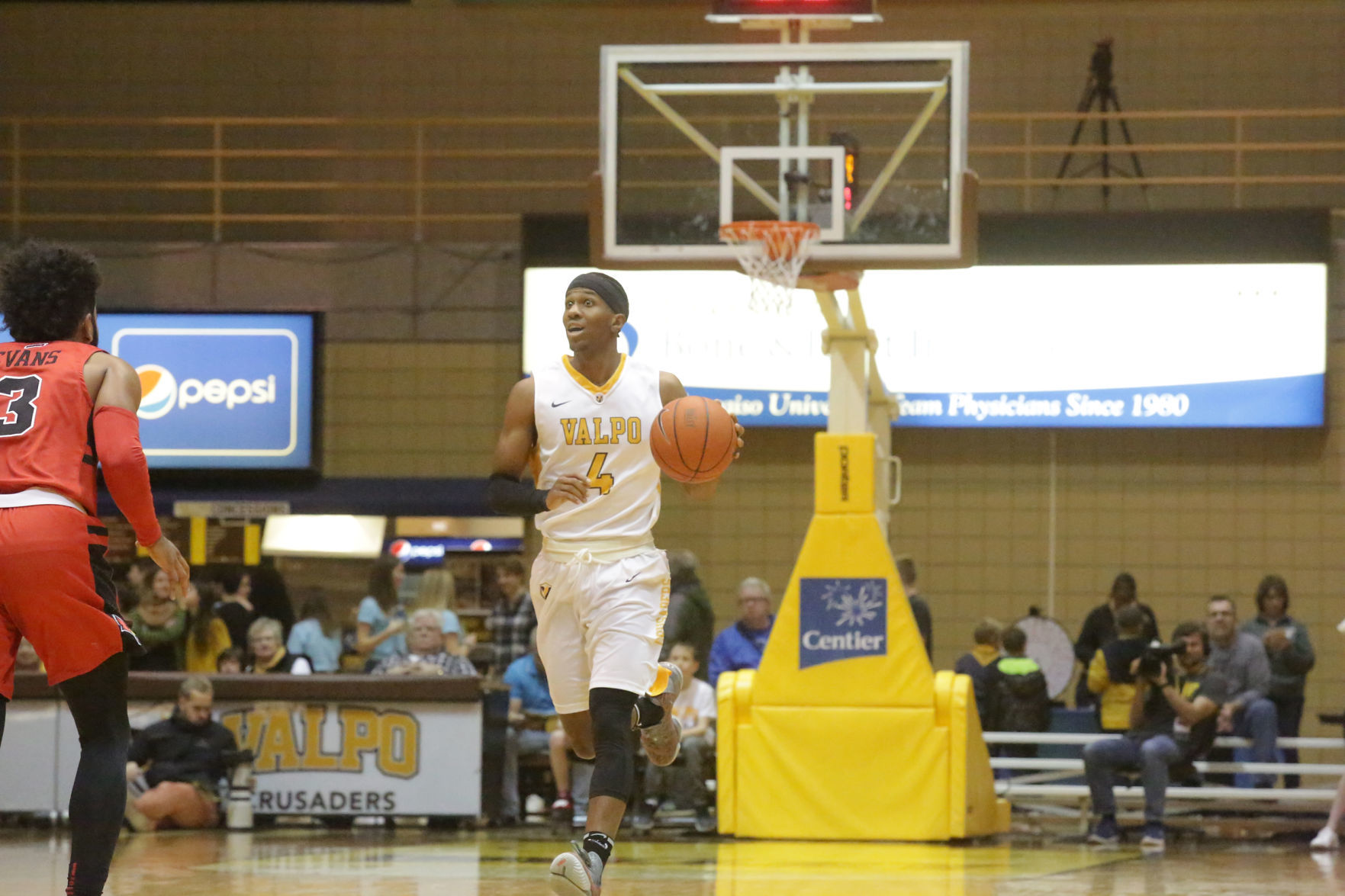 Valparaiso University beats Illinois State in men's basketball
